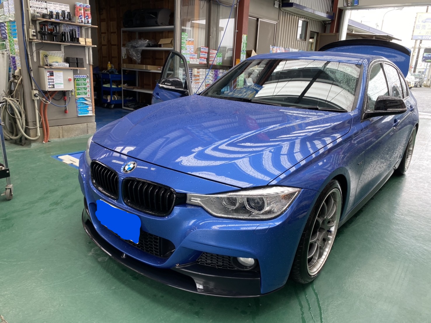 BMW　3シリーズ　Mスポーツ　バッテリー交換　！！！